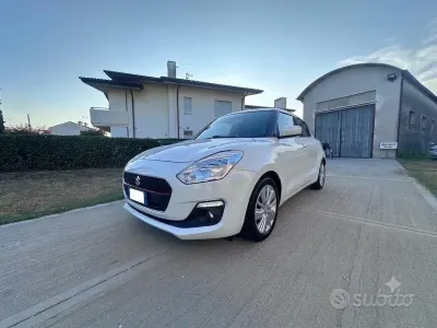 Usata Suzuki Swift Cool 112 CV (82 kW) 2019 Bianco Utilitaria