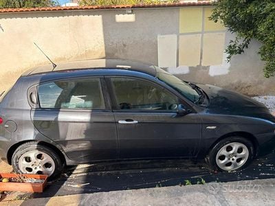 Usata Alfa Romeo 147 116 CV (85 kW) 2007 Grigio Utilitaria