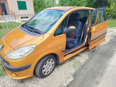 Usata Peugeot 1007 73 CV (53 kW) 2006 Other Monovolume