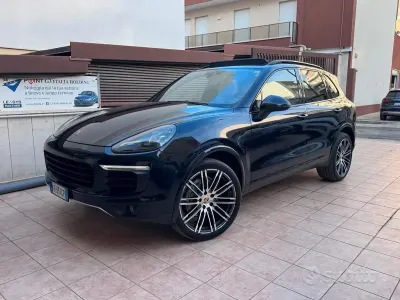 Usata Porsche Cayenne 250 CV (183 kW) 2016 Blu SUV