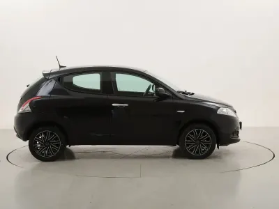 Usata Lancia Ypsilon 69 CV (50 kW) 2024 Neronero Utilitaria