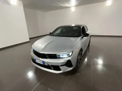 Usata Opel Astra S 130 CV (95 kW) 2025 Kristall silver Utilitaria