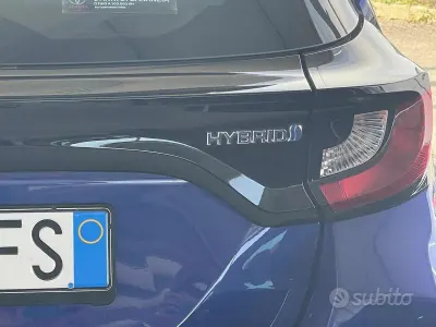 Usata Toyota Yaris Hybrid Style 92 CV (67 kW) 2021 Bluazzurro Berlina