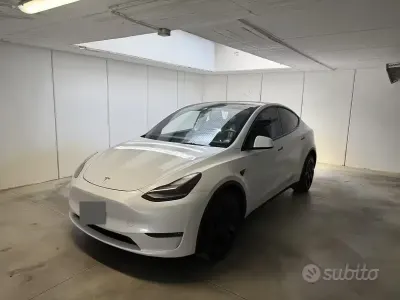 Usata Tesla Model Y Long Range AWD 378 kW (514 CV) 2021 Bianco SUV