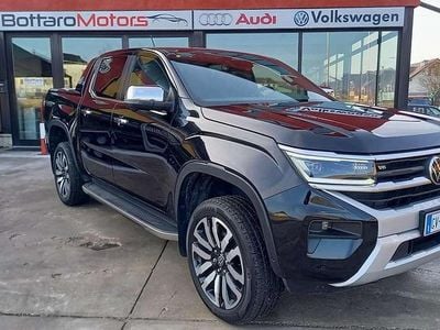 Usata VW Amarok Aventura 241 CV (177 kW) 2024 Nero Pick-up
