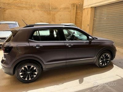 Usata VW T-Cross 110 CV (80 kW) 2023 Grigio SUV