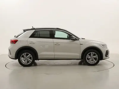 Usata VW T-Roc R-line 150 CV (110 kW) 2023 Grigiogrigio SUV