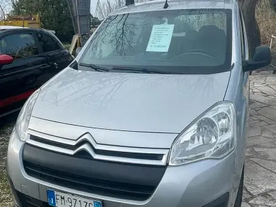 Usata Citroën Berlingo Feel 99 CV (72 kW) 2018 Grigio Monovolume