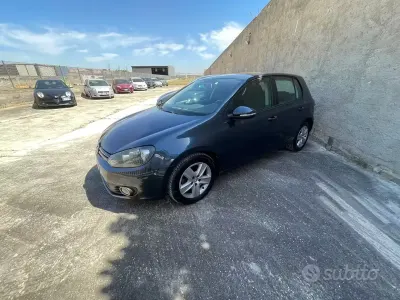 Usata VW Golf VI Highline 110 CV (80 kW) 2009 Blu Utilitaria