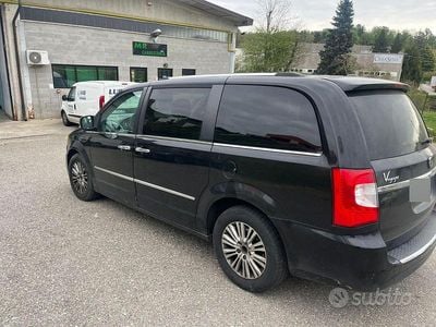 Usata Lancia Voyager 177 CV (130 kW) 2014 Nero Monovolume