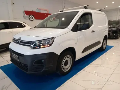Usata Citroën Berlingo Shine 102 CV (75 kW) 2021 Bianco Monovolume
