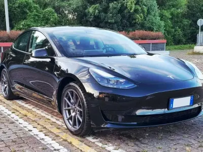 Usata Tesla Model 3 Standard Range 213 kW (290 CV) 2023 Nero Berlina