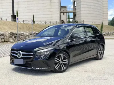 Usata Mercedes B180 136 CV (100 kW) 2019 Nero Utilitaria