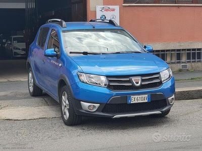 Usata Dacia Sandero Stepway 90 CV (66 kW) 2014 Blu Berlina