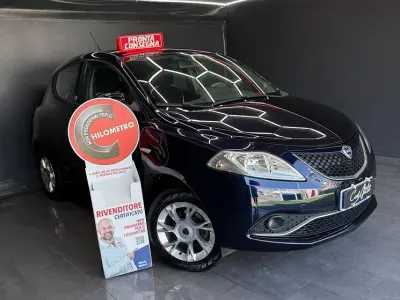 Usata Lancia Ypsilon Platinum 80 CV (58 kW) 2016 Blu Utilitaria