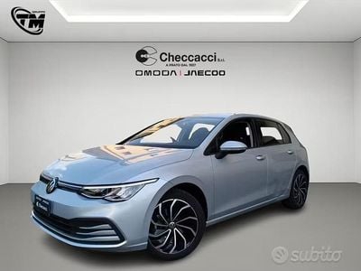 Usata VW Golf VIII Life 110 CV (80 kW) 2022 Grigio Berlina