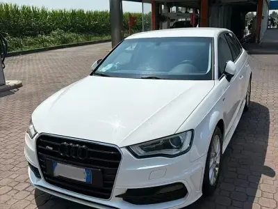 Usata Audi A3 S-Line 110 CV (80 kW) 2015 Bianco Berlina