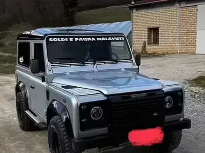 Usata Land Rover Defender 122 CV (89 kW) 2007 Grigio Berlina