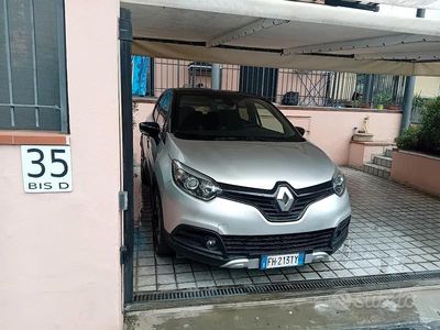 Usata Renault Captur 110 CV (80 kW) 2017 Grigio SUV