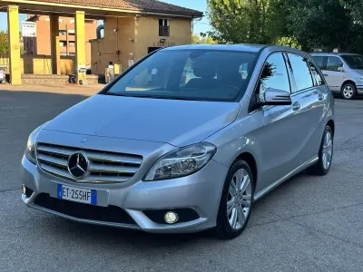 Usata Mercedes B180 Premium 109 CV (80 kW) 2013 Argento Utilitaria