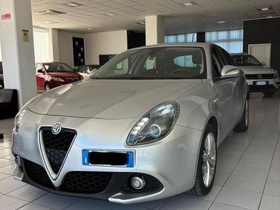 Usata Alfa Romeo Giulietta Super 120 CV (88 kW) 2017 Argento Utilitaria