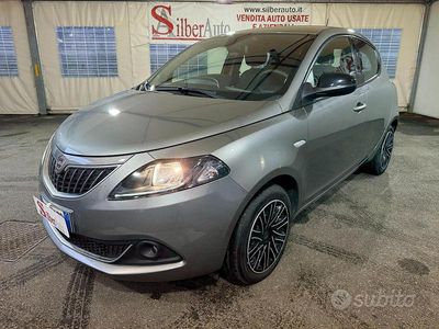 Usata Lancia Ypsilon Gold 70 CV (51 kW) 2022 Grigio Utilitaria