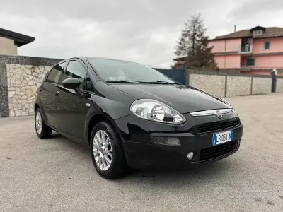 Usata Fiat Grande Punto 77 CV (56 kW) 2010 Nero Utilitaria