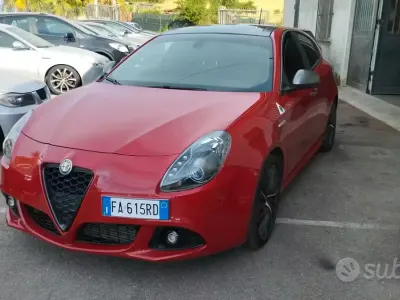 Usata Alfa Romeo Giulietta Quadrifoglio 240 CV (176 kW) 2015 Rosso Utilitaria