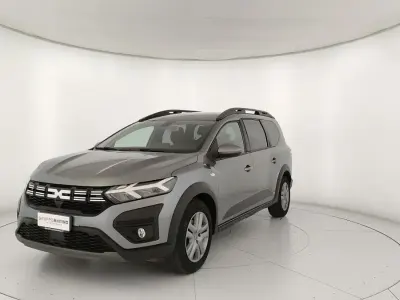 Usata Dacia Jogger Expression 100 CV (73 kW) 2024 Grigio Monovolume