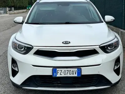 Usata Kia Stonic Urban 97 CV (71 kW) 2019 Bianco SUV