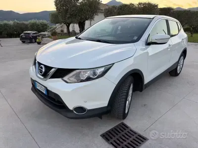 Usata Nissan Qashqai Tekna 110 CV (80 kW) 2014 Bianco SUV