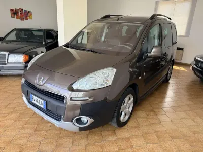 Usata Peugeot TePee Outdoor 92 CV (67 kW) 2014 Marrone Station wagon