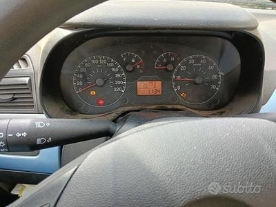 Usata Fiat Grande Punto 75 CV (55 kW) 2007 Grigio Utilitaria