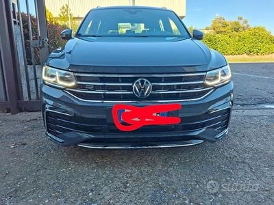 Usata VW Tiguan R-line 150 CV (110 kW) 2024 Grigio SUV