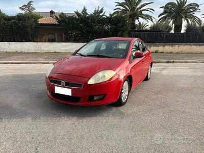 Rosso Usata 2010 Fiat Bravo Emotion Utilitaria | 2499 € (Buon prezzo)