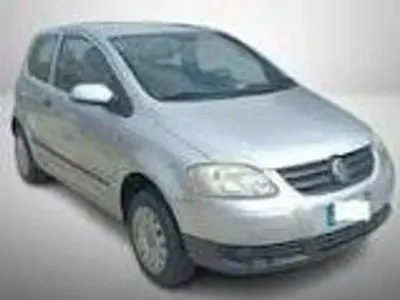 Usata VW Fox 69 CV (50 kW) 2005 Argento Utilitaria