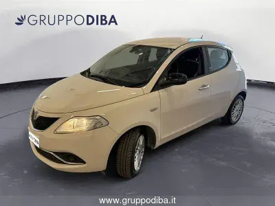 Usata Lancia Ypsilon S 95 CV (69 kW) 2017 Bianco Utilitaria