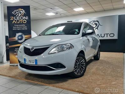 Usata Lancia Ypsilon 69 CV (50 kW) 2017 Grigio Utilitaria