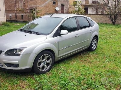 Usata Ford Focus 110 CV (80 kW) 2007 Grigio Berlina