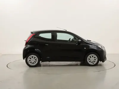 Usata Toyota Aygo Cool 72 CV (52 kW) 2021 Neronero Utilitaria