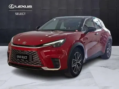 Usata Lexus LBX 136 CV (100 kW) 2024 Emotional red & black SUV