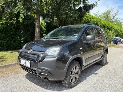 Usata Fiat Panda Cross Cross 86 CV (63 kW) 2023 Nero Utilitaria