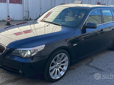 Usata BMW 530 Comfort Edition 231 CV (169 kW) 2006 Blu Station wagon