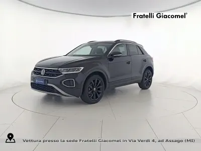 Käytetty VW T-Roc Sport 110 HP (80 kW) 2023 Musta Katumaasturi