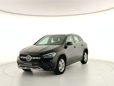 Gebraucht Mercedes GLA180 116 PS (85 kW) 2023 Schwarz SUV