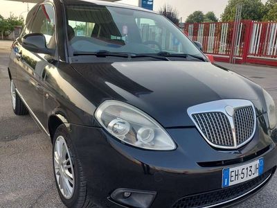 Usata Lancia Ypsilon 75 CV (55 kW) 2011 Nero Utilitaria