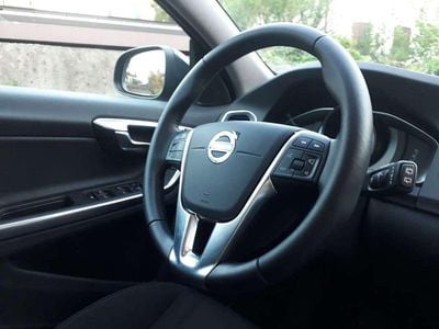 Käytetty Volvo V60 Momentum 120 HP (88 kW) 2017 Farmari