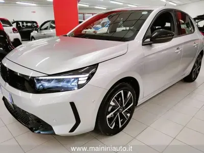 Usata Opel Corsa 101 CV (74 kW) 2025 Argento Utilitaria