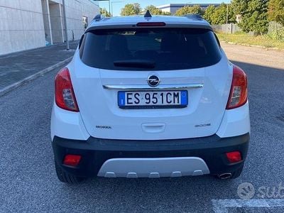 Usata Opel Mokka Cosmo 131 CV (96 kW) 2013 Bianco SUV