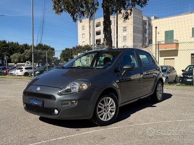 Usata Fiat Punto 77 CV (56 kW) 2015 Grigio Utilitaria